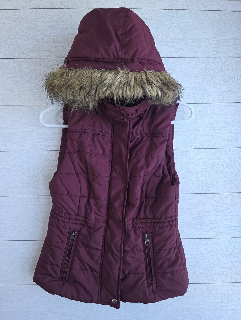 American Rag Burgundy Puffer Vest Zip-Up Quilted Fur-Lined Removable Hood Small